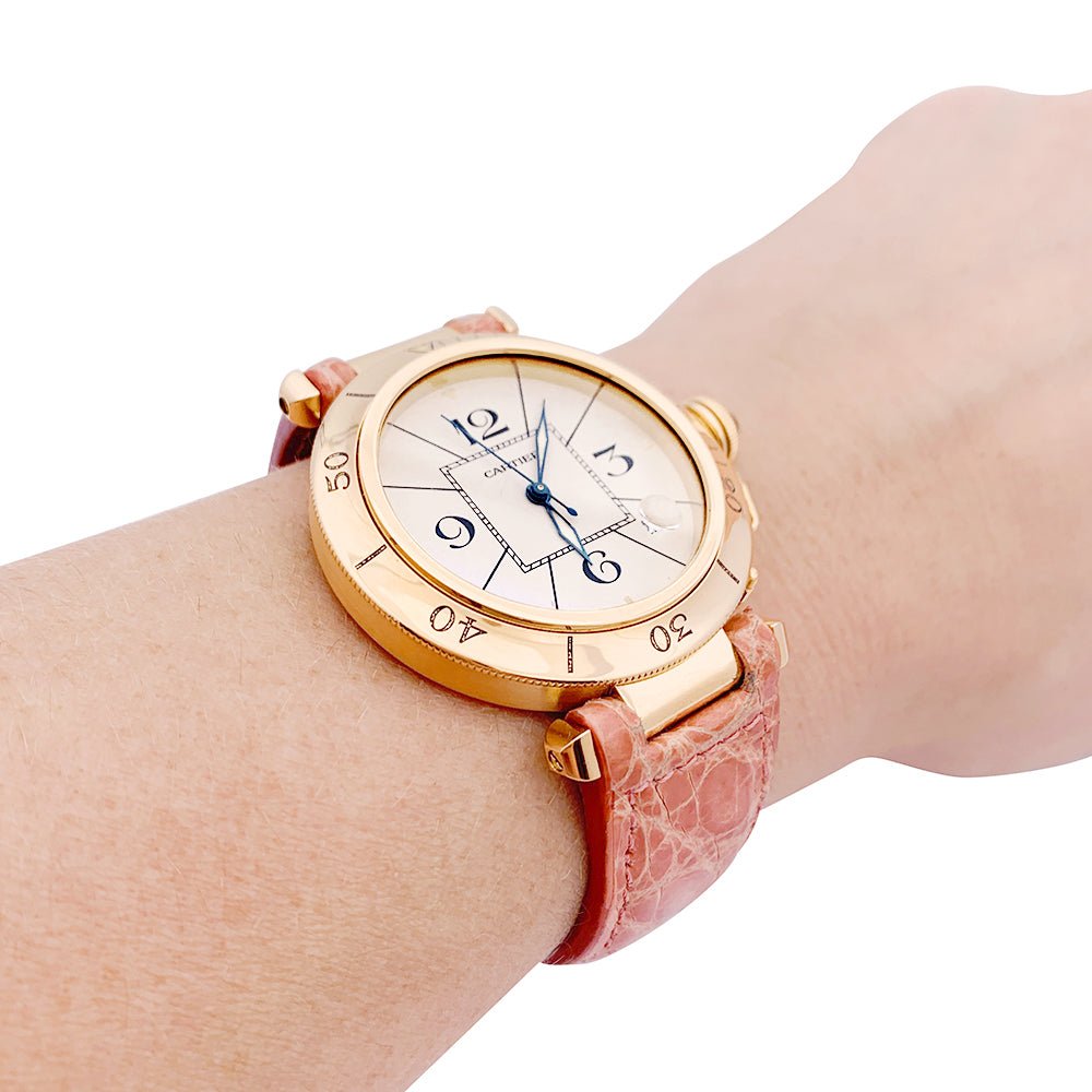 Montre Cartier "Pasha" or jaune, cuir. - Castafiore