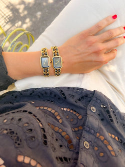 Montre CHANEL "Première" en métal doré et cuir - Castafiore