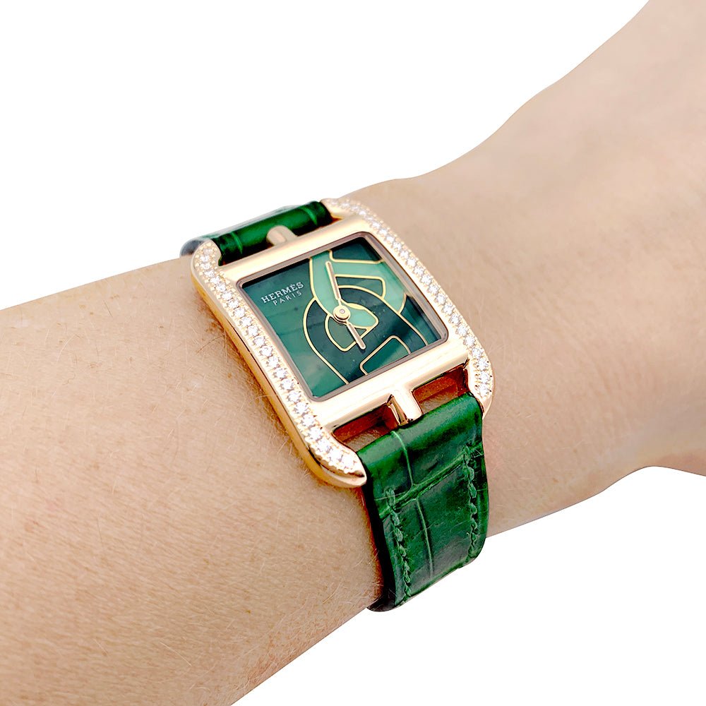 Montre HERMÈS, "Cape Cod", or rose, diamants, cuir. - Castafiore