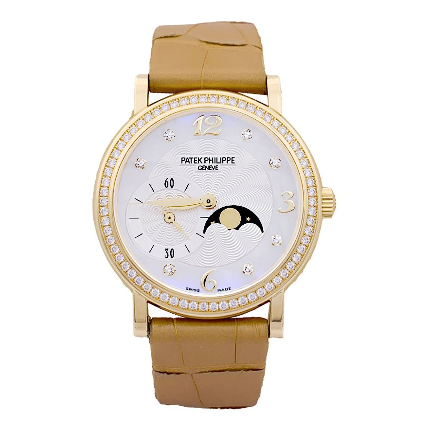 Montre PATEK PHILIPPE "Calatrava Moon Phase" or jaune, nacre, diamants, cuir. - Castafiore