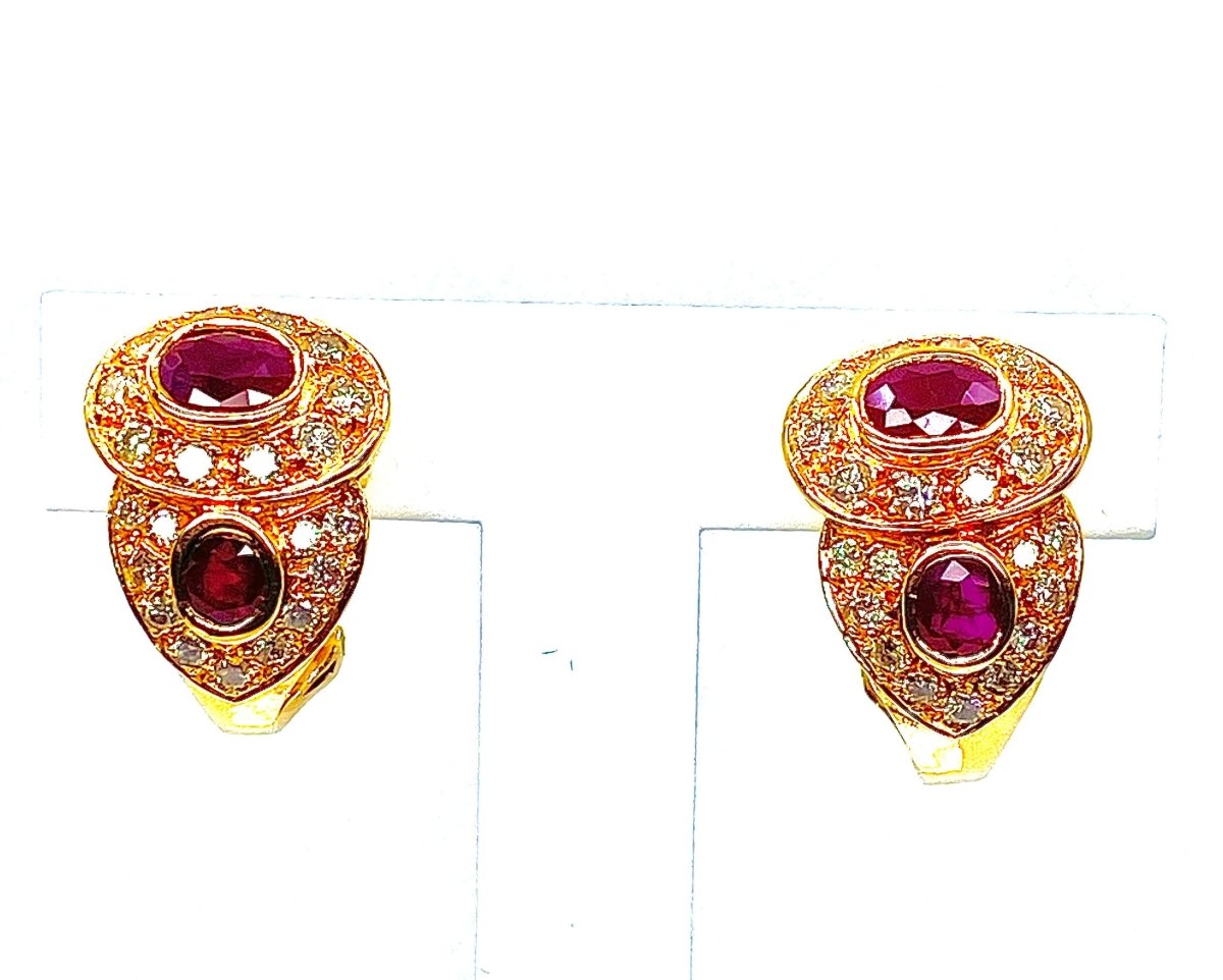 Paire de boucles d’oreilles en or jaune 18 carats en rubis et diamants - Castafiore