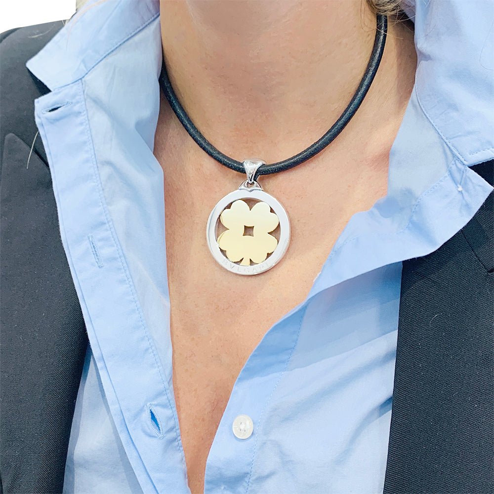 Pendentif Bulgari, "Tondo Trèfle", acier, or jaune. - Castafiore