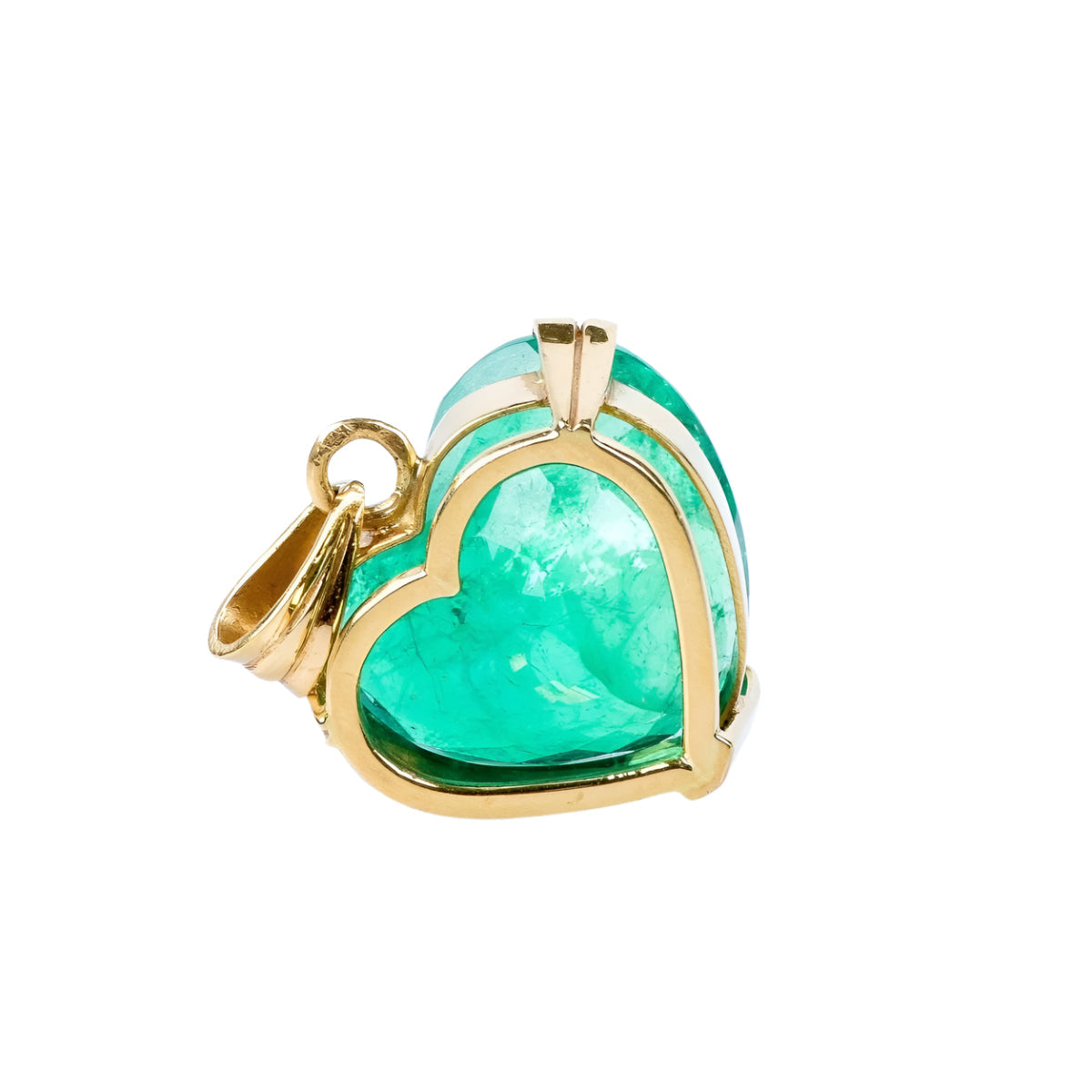 Pendentif coeur de haute joaillerie en or jaune 18 carats orné d'un émeraude en forme de coeur de 33.37 carats - Castafiore