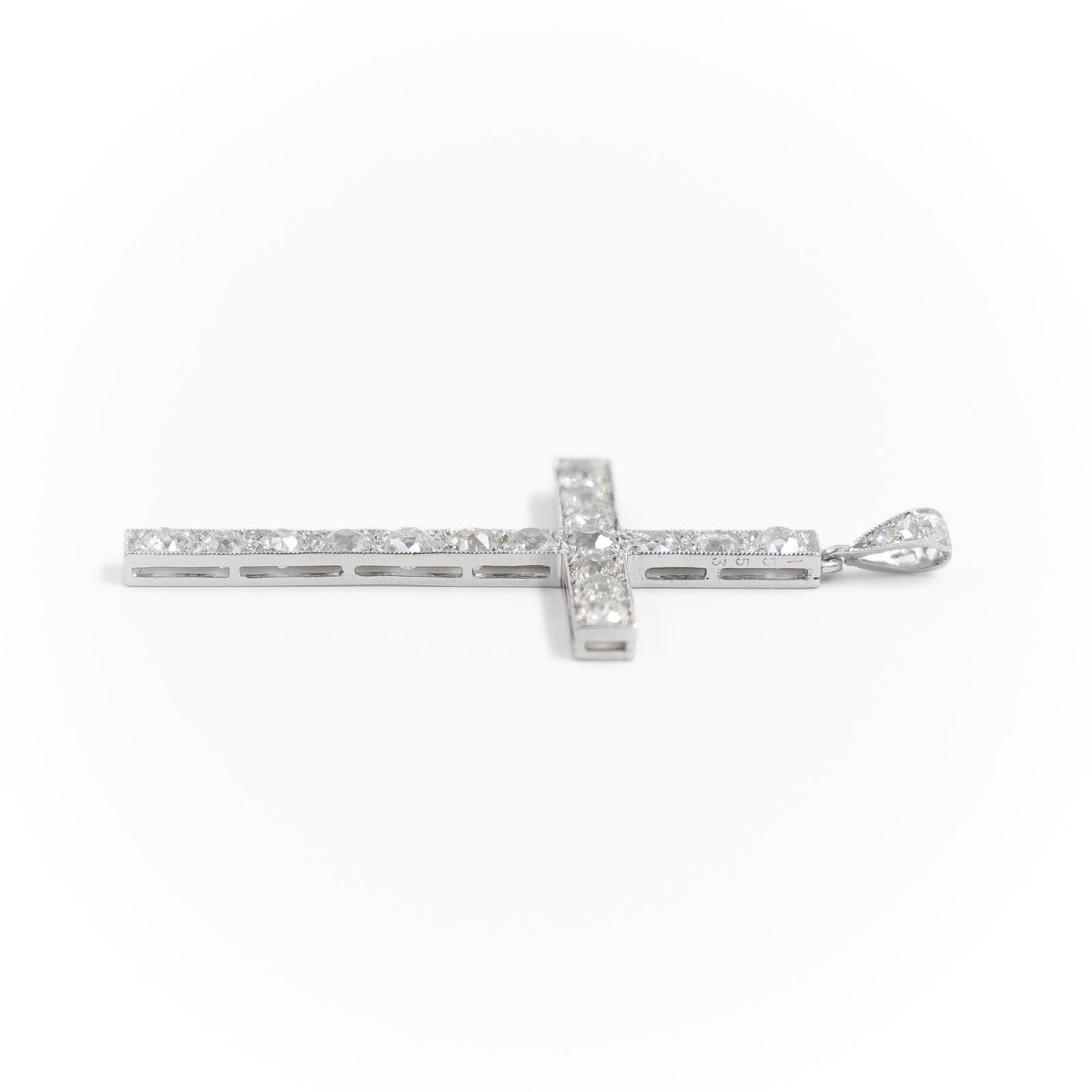 Pendentif croix en platine et diamants - Castafiore