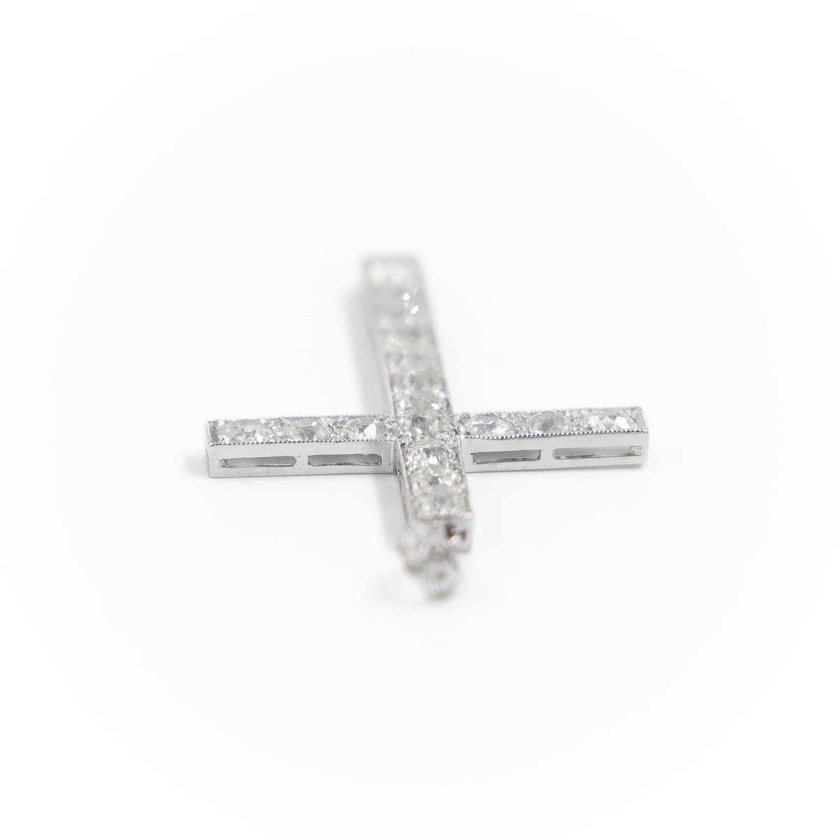 Pendentif croix en platine et diamants - Castafiore