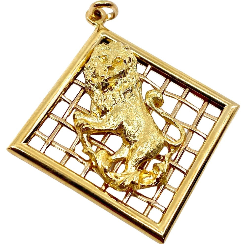 Pendentif médaille en or 18 carats : lion sur fond grillagé - Castafiore
