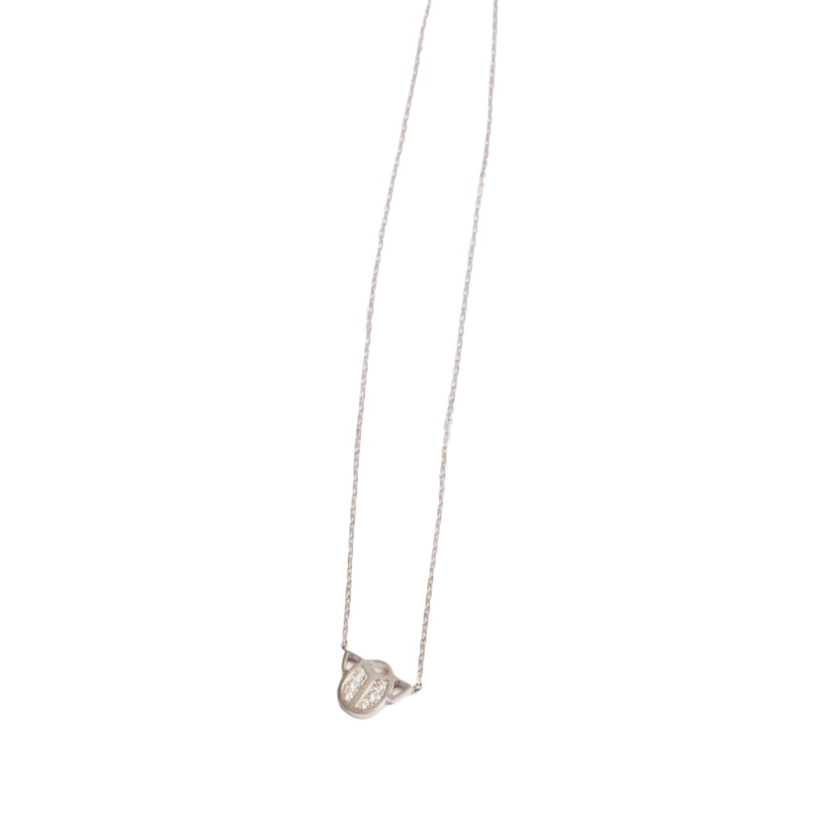 Pendentif scarabée CARTIER or blanc et diamants avec sa chaîne - Castafiore