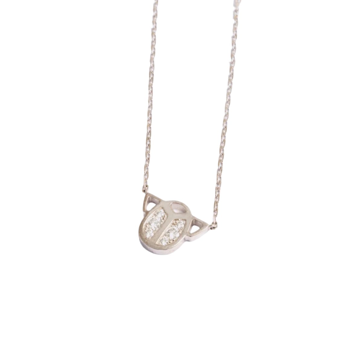 Pendentif scarabée CARTIER or blanc et diamants avec sa chaîne - Castafiore