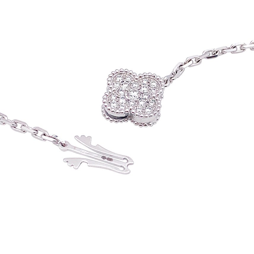 Sautoir VAN CLEEF & ARPELS "Magic Alhambra" en or blanc, diamants - Castafiore