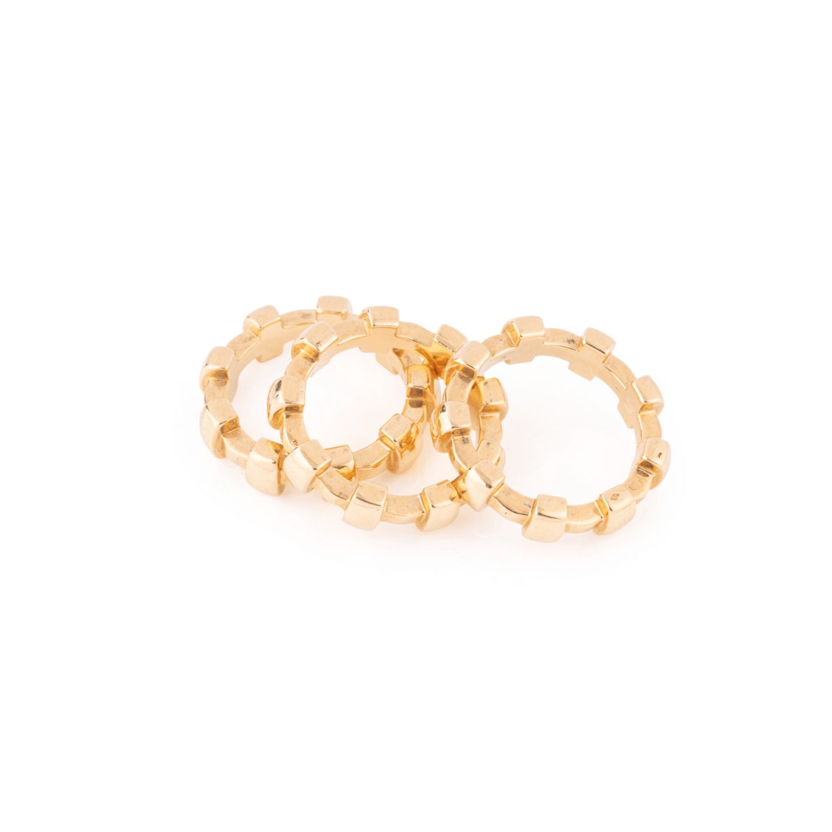 Trois bagues CHANEL en or jaune - Castafiore