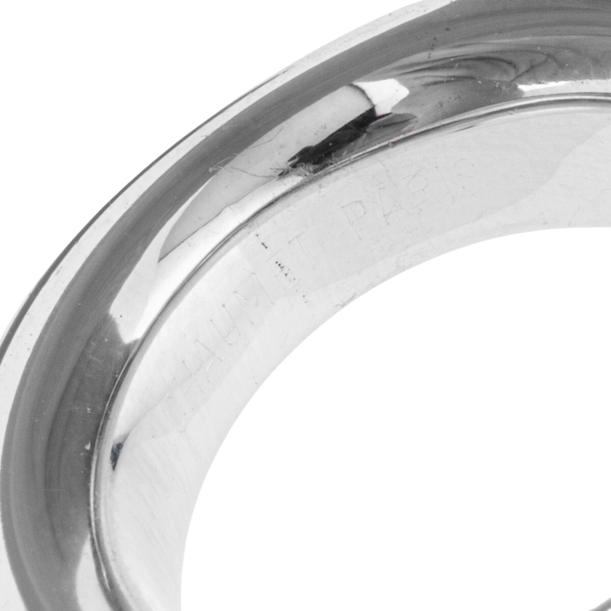 Une bague jonc or gris signée de la Maison Chaumet modèle Anneau - Castafiore